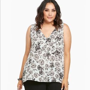 Torrid Floral Print Chiffon Sleeveless Top in Light Blue, Black & White - 4x/26